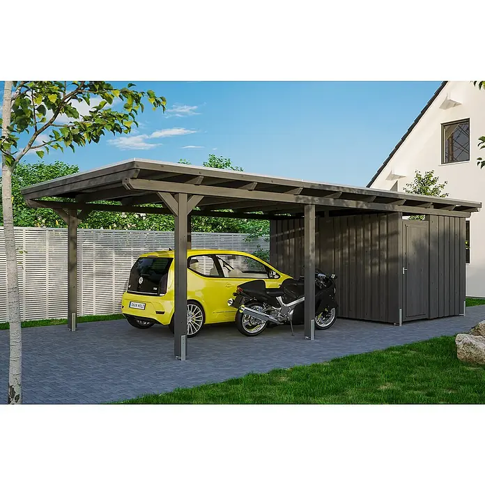 SKAN HOLZ Carport Emsland - Außenmaß inkl. Dachüberstand (B x T): 4,04 x 8,46 m, Einzelcarport, Schiefergrau, Materialspezifizierung Dach: EPDM-Folie, Fichte, Mit Abstellraum - Modernes Carport mit Geräteschuppen, das ein gelbes Auto und ein Motorrad beherbergt. Ideal für zusätzlichen Stauraum im Freien.