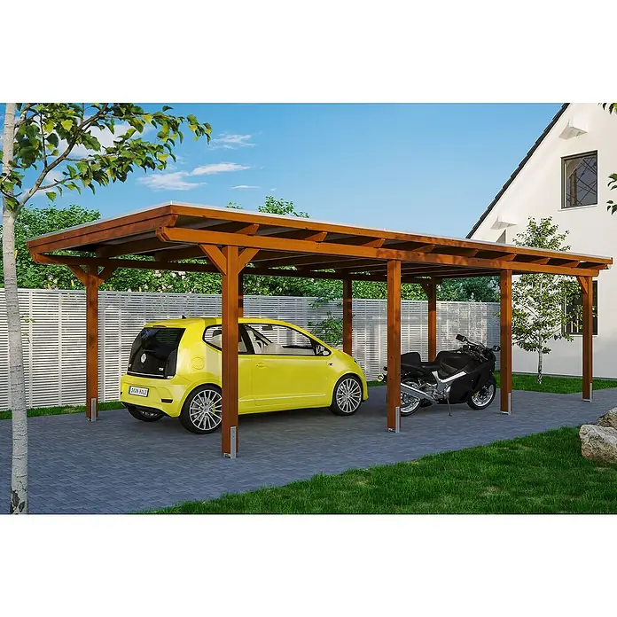 SKAN HOLZ Carport Emsland - Außenmaß inkl. Dachüberstand (B x T): 4,04 x 8,46 m, Einzelcarport, Nussbaum, Materialspezifizierung Dach: Aluminium - Das Bild zeigt ein Carport aus Holz mit einem gelben Auto und einem Motorrad darunter, vor einem Haus und einem Zaun.
