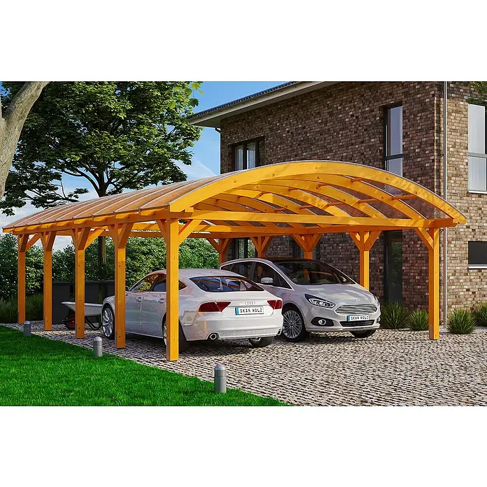 Skan Holz Carport FrankenAußenmaß inkl. Dachüberstand (B x T): 6,35 x 9,69 m, Doppelcarport, Eiche Hell - Ein SKAN HOLZ Carport aus Holz mit zwei geparkten Autos. Das Carport hat ein geschwungenes Dach und steht auf einem gepflasterten Untergrund.