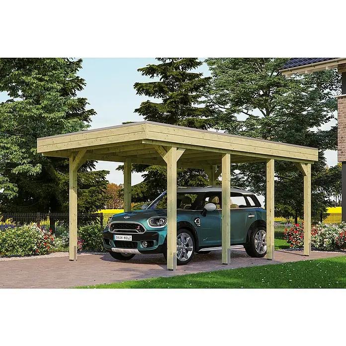 SKAN HOLZ Carport Friesland - Außenmaß inkl. Dachüberstand (B x T): 3,14 x 5,55 m, Einzelcarport, Grün, Dachschalung mit EPDM-Folie - Ein modernes Carport aus Holz mit einem stilvollen grünen Mini Cooper darunter, umgeben von üppigem Grün und Blumen.
