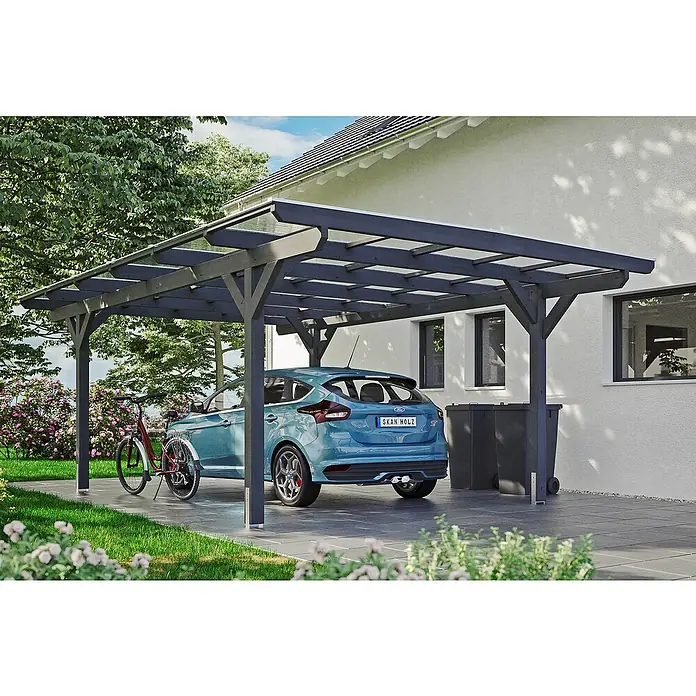 SKAN HOLZ Carport Odenwald - Außenmaß inkl. Dachüberstand (B x T): 4,28 x 6,48 m, Einzelcarport, Schiefergrau - Ein Carport aus Holz mit einem blauen Auto darunter und einem Fahrrad daneben. Es bietet Schutz vor Witterungseinflüssen.