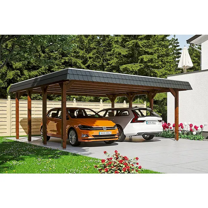 SKAN HOLZ Carport Spreewald - Außenmaß inkl. Dachüberstand (B x T): 5,85 x 5,89 m, Doppelcarport, Nussbaum, Farbe Dach: Aluminium, Dachschalung mit EPDM-Folie - Ein Doppelcarport aus Holz von SKAN HOLZ mit zwei geparkten Autos. Der Carport hat ein schönes, dunkles Dach und braune Holzstützen.