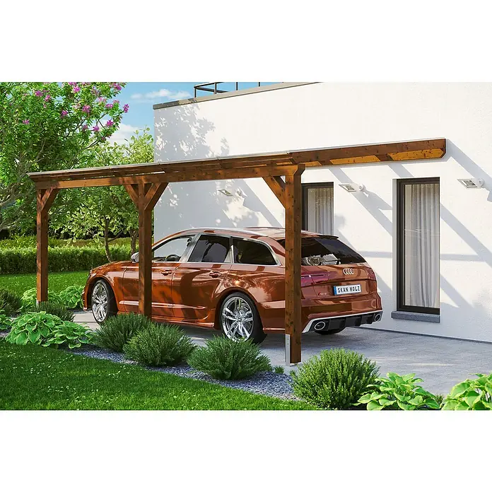 SKAN HOLZ Carport Vogtland - Außenmaß inkl. Dachüberstand (B x T): 3 x 5,41 m, Einzelcarport, Nussbaum - Eine moderne Holzgarage mit einem stilvollen, braunen Auto darunter, umgeben von üppigem Grün.
