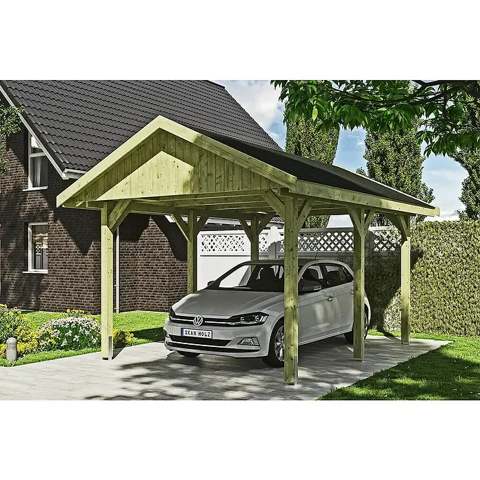 SKAN HOLZ Carport Wallgau - Außenmaß inkl. Dachüberstand (B x T): 3,8 x 5 m, Einzelcarport, Grün, Farbe Dach: Schwarz - Ein hellgrüner Holz-Carport mit einem darauf geparkten weißen Volkswagen Polo vor einem Haus mit dunklem Ziegeldach.