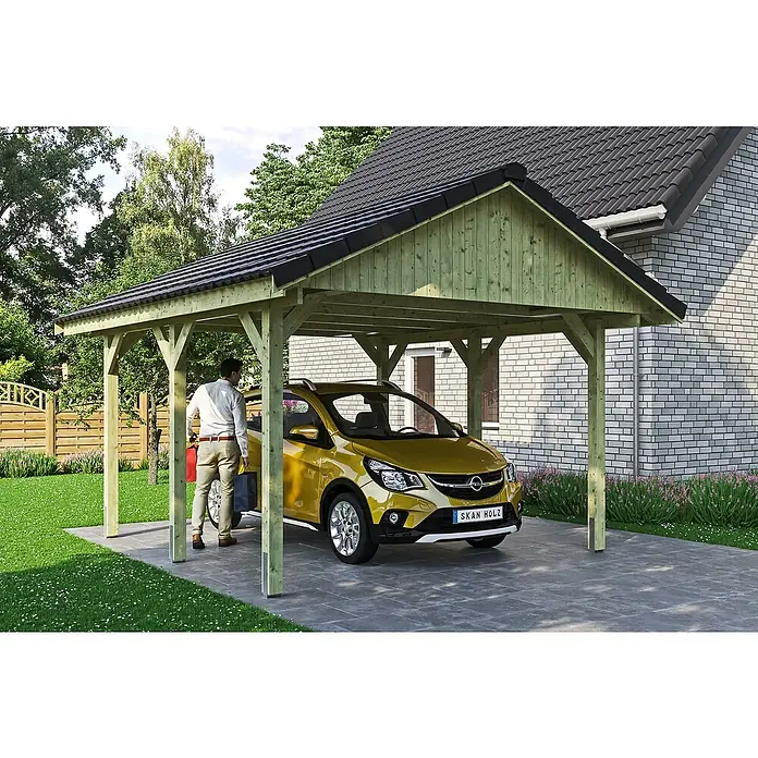SKAN HOLZ Carport Wallgau - Außenmaß inkl. Dachüberstand (B x T): 4,3 x 5 m, Einzelcarport, Grün, Dachlatten zur Eindeckung mit Dachziegeln - Ein moderner Holz-Carport mit einem gelben Auto darunter, das Schutz vor den Elementen bietet und gleichzeitig das Fahrzeug präsentiert.