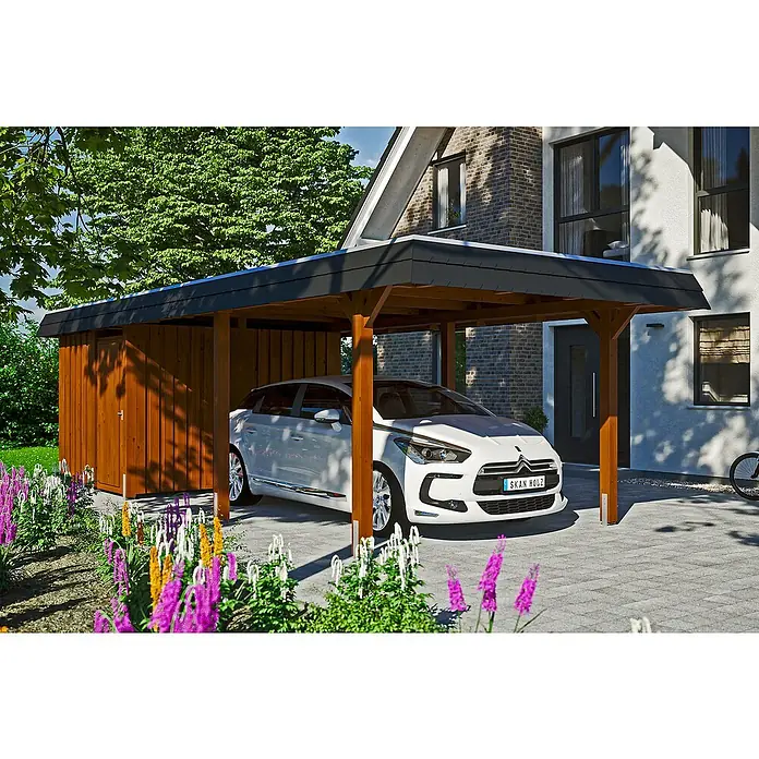 SKAN HOLZ Carport Wendland - Außenmaß inkl. Dachüberstand (B x T): 3,62 x 8,7 m, Einzelcarport, Nussbaum, Farbe Dach: Anthrazit, Materialspezifizierung Dach: Aluminium-Dachplatten - Carport aus Holz mit Geräteschuppen und einem weißen Auto darin. Der Carport bietet Schutz und Stauraum in einem.