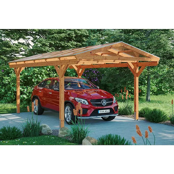 SKAN HOLZ Carport Westerwald - Außenmaß inkl. Dachüberstand (B x T): 3,62 x 6,48 m, Einzelcarport, Eiche Hell - Ein rotes Auto steht unter einem Holzcarport mit durchsichtigem Dach. Das Carport schützt das Fahrzeug vor Witterungseinflüssen.