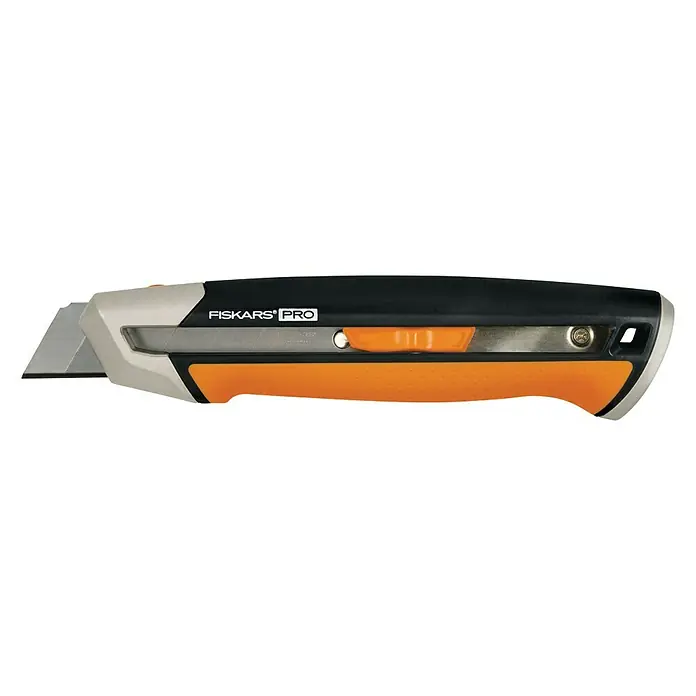Fiskars CarbonMax Cuttermesser - Klingenbreite: 25 mm - Nahaufnahme eines Fiskars Pro Cuttermessers mit ausfahrbarer Klinge, ideal für präzise Schneidarbeiten und professionelle Anwendungen.
