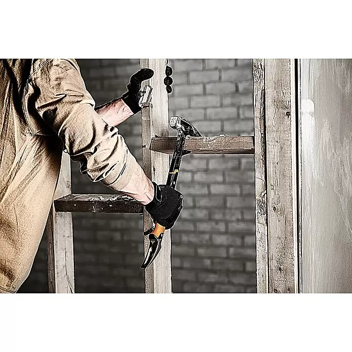 Fiskars Abbruchwerkzeug - 46,2 cm, Stahl gehärtet - Anwendungsbeispiel