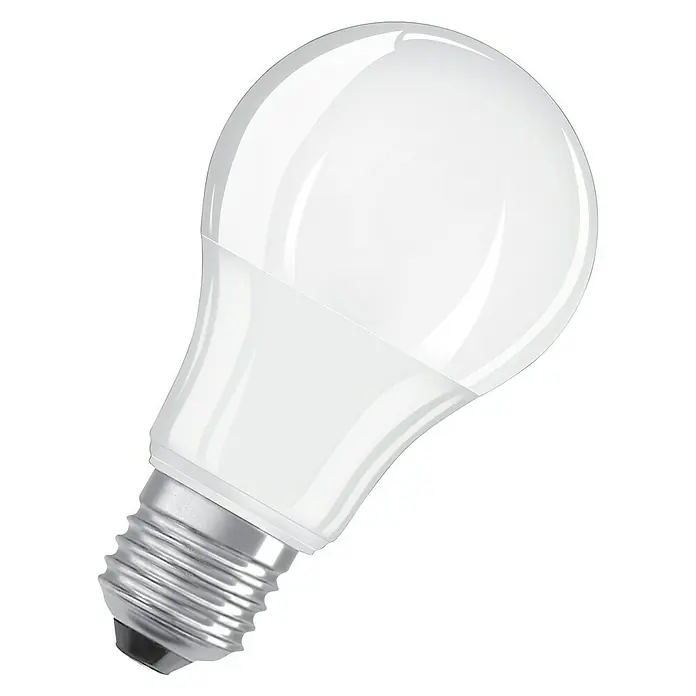 Osram Bombilla LED Superstar Classic A - E27, Intensidad regulable, Blanco cálido, 1.055 lm, 13,5 W - Primer plano de una bombilla LED blanca con base E27 sobre un fondo negro, que muestra eficiencia energética y diseño moderno.