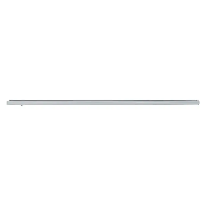 Ritter Leuchten LED-Unterbauleuchte Alpha - 10 W, Länge: 88,5 cm, Neutralweiß - Nahaufnahme eines schlanken, silbernen Tablets, das auf einer ebenen Fläche liegt, präsentiert sein schlankes Profil und modernes Design.