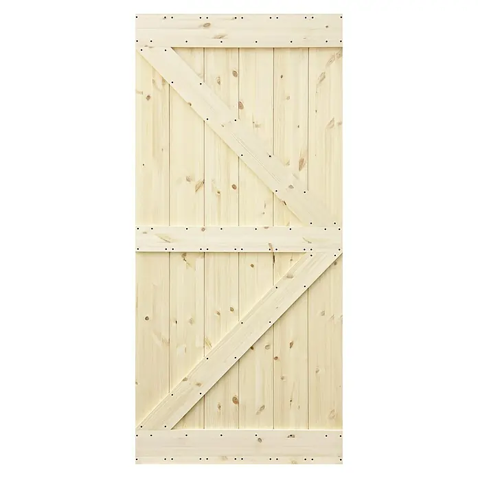 Radex Holzschiebetür Barn Door Loft Rustic - 95 x 210 cm, Kiefer, Natur, Motiv: KK - Nahaufnahme einer rustikalen Holztür im Scheunenstil mit diagonalen Verstrebungen und sichtbaren Beschlägen, die ihren traditionellen Charme betont.