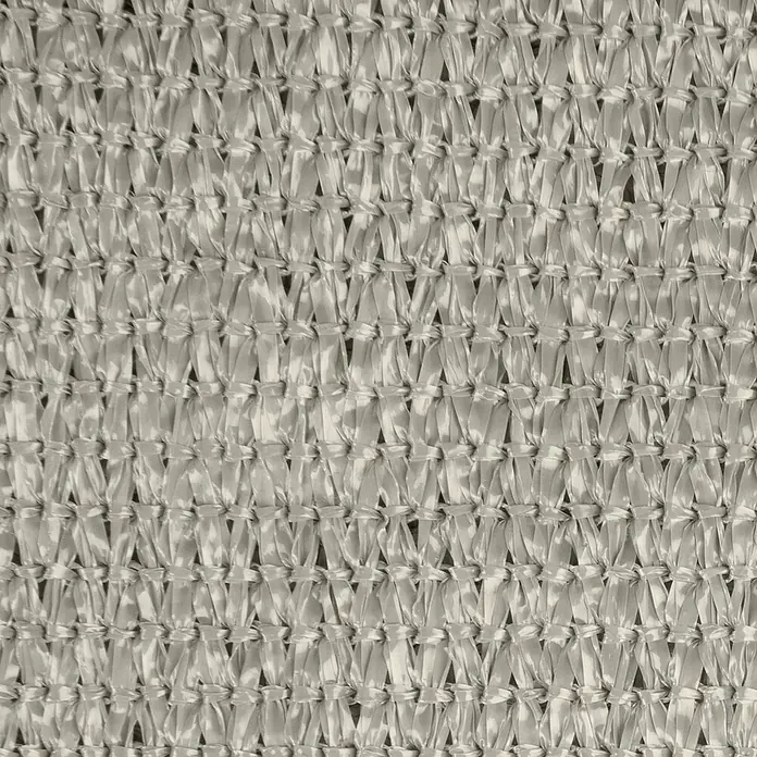 Windhager Sonnensegel Elba - L x B: 3,6 x 3,6 m, Ivory - Nahaufnahme eines Schattierungsnetzes, das sich ideal für Garten- und Außenbereiche eignet. Bietet UV-Schutz und Luftzirkulation.