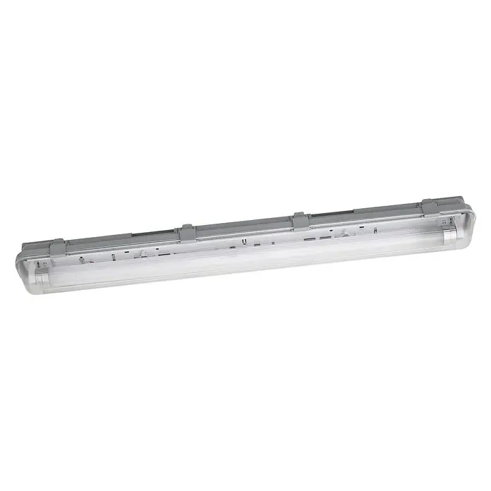 Ledvance LED-Feuchtraumlichtleiste SubmarineL x B x H: 65,5 x 7,2 x 8,6 cm, Lichtfarbe: Neutralweiß, 8 W, IP65 - Eine graue Feuchtraumleuchte mit einer langen Leuchtstoffröhre im Inneren, ideal für feuchte Umgebungen.
