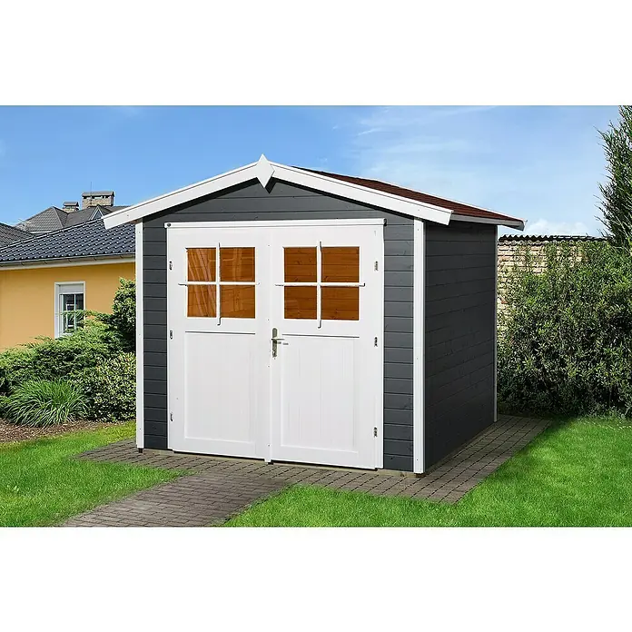 Weka Gartenhaus 224 - Außenmaß inkl. Dachüberstand (B x T): 280 x 253 cm, Holz, Anthrazit/Weiß - Ein graues Gartenhaus mit weißen Doppeltüren und Sprossenfenstern, umgeben von Grün. Das Häuschen steht auf einem gepflasterten Weg.