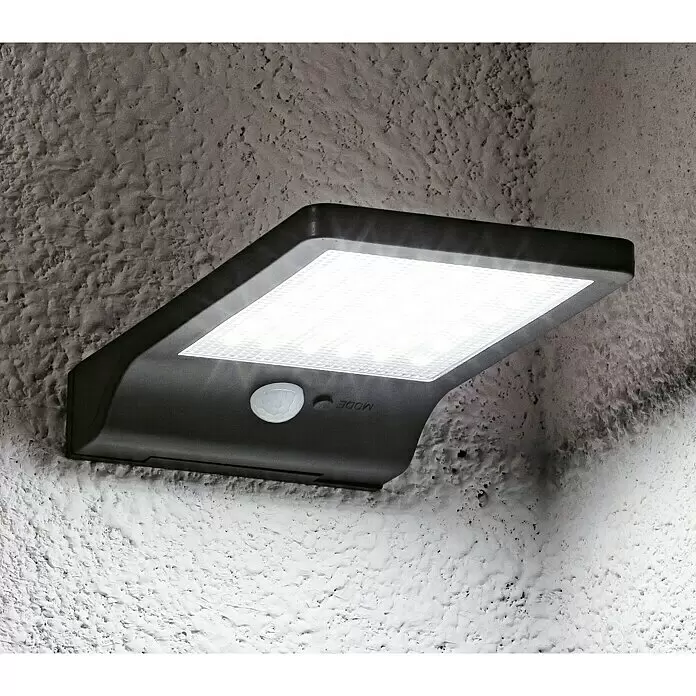 BAUHAUS Solar-Außenwandleuchte - 3 W, L x B x H: 19 x 11 x 3 cm, Schwarz, IP44, 300 lm - Anwendungsbeispiel