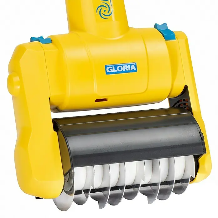 Gloria MultiBrush Vertikutierwalze - Passend für: Gloria Bodenreinigungsbürste MultiBrush li-on, Gloria Bodenreinigungsbürste MultiBrush speedcontrol - Gloria WeedBrush mit rotierenden Bürsten. Entfernt Unkraut und Moos von Pflasterflächen. Gelbe Maschine mit blauen Akzenten.
