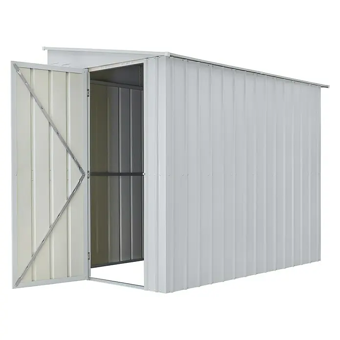 Globel Gerätehaus LeanTo 58 - 155 cm, 242 cm, Stahl, Silber Metallic - Das Bild zeigt ein Metallgartenhaus mit geöffneter Tür, ideal für die Aufbewahrung von Gartengeräten und Werkzeugen.