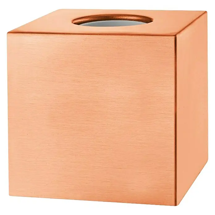 Home Sweet Home Lampenfuß Dry 10 - 10 W, E27, Kupfer, Höhe: 8,5 cm - Eine quadratische Tissue-Box aus poliertem Kupfer mit einer Öffnung oben, vor einem schwarzen Hintergrund.