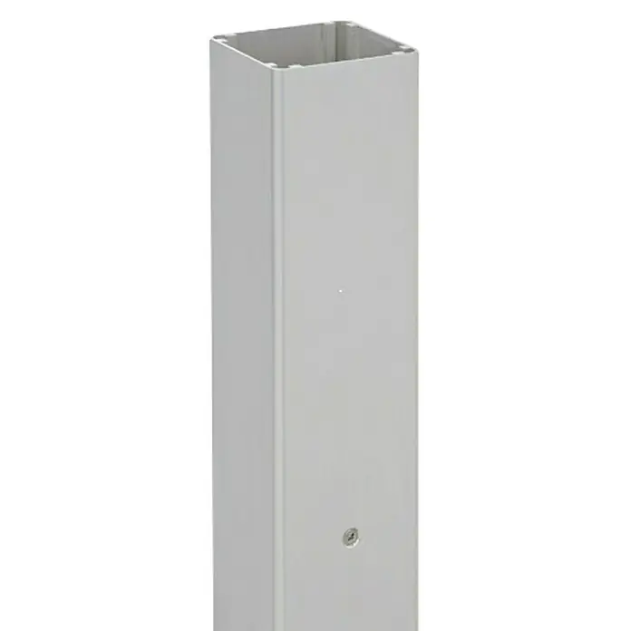 Zaunpfosten Alu eloxiert - L x B x H: 6,8 x 6,8 x 195 cm, Silber - Graues, rechteckiges Aluminium-Pfostenprofil zur Montage von Zaun- oder Sichtschutzelementen, vielseitig einsetzbar und witterungsbeständig.