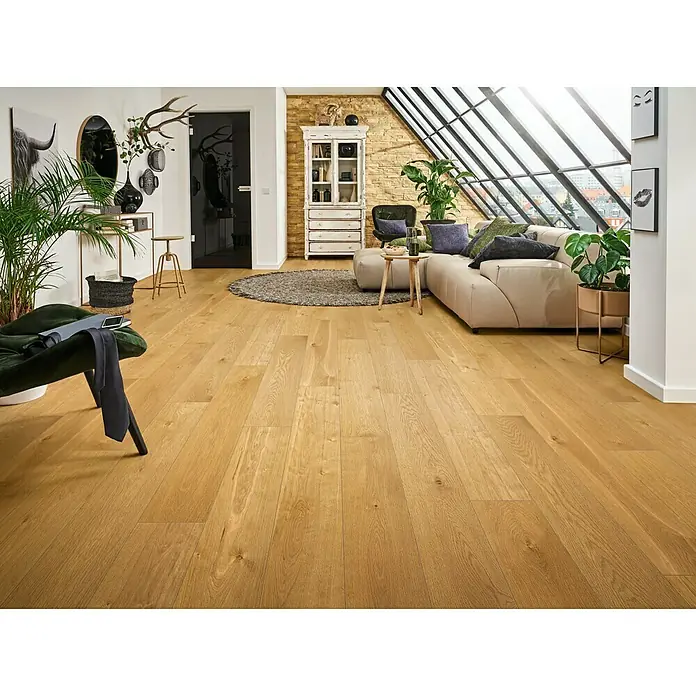 LOGOCLIC Vinylbodenmuster ElementPro Lucky Star - 185 x 234 x 5 mm, Landhausdiele - Helles Wohnzimmer mit einem warmen Holzboden. Der Boden ist das zentrale Element und strahlt Behaglichkeit aus.