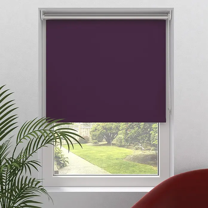 Expo Ambiente Rollo Mini - B x H: 100 x 150 cm, Lila, Uni, Verdunkelnd - Fenster mit einem eleganten, auberginefarbenen Rollo, das für Privatsphäre sorgt und das Licht stilvoll filtert.