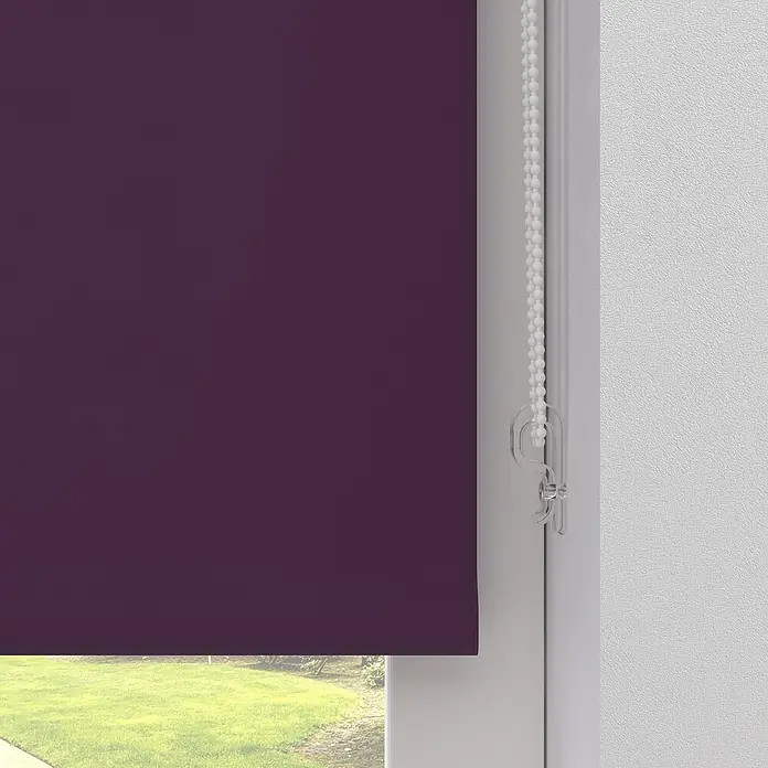 Expo Ambiente Rollo Mini - B x H: 100 x 150 cm, Lila, Uni, Verdunkelnd - Nahaufnahme einer eleganten, auberginefarbenen Rollo, die modernes Design und Funktionalität vereint. Ideal für stilvolle Fenstergestaltung.