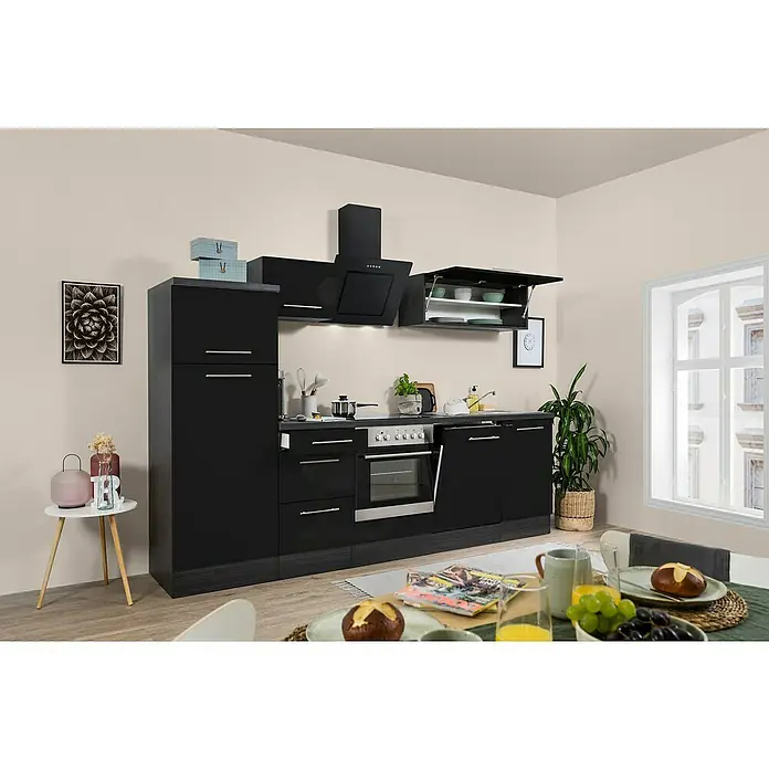 Respekta Premium Küchenzeile RP280ESCBO - Breite: 280 cm, Schwarz, Mit Elektrogeräten - Eine moderne schwarze Küche mit Hochglanzfronten, ausgestattet mit Spüle, Herd, Dunstabzugshaube und einem geräumigen Hochschrank.
