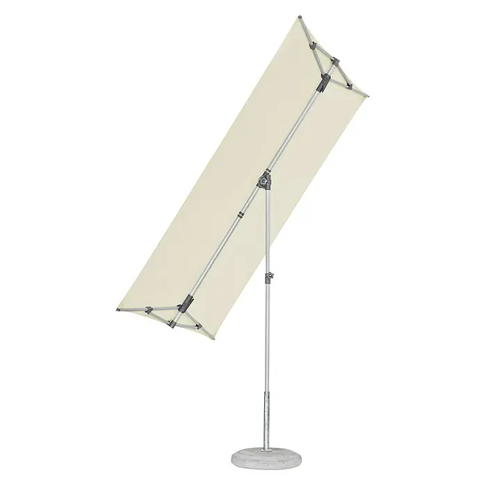 Suncomfort Parasol de balcón Flex Roof - Crudo, 210 x 150 cm, Aluminio - Primer plano de una sombrilla cuadrada con estructura plateada y tela beige, sobre una base de hormigón gris.