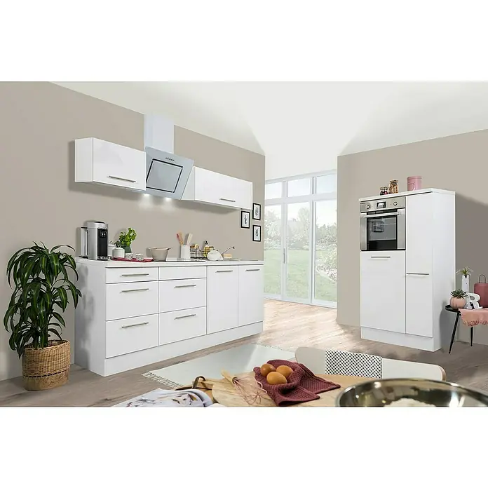 Respekta Premium Küchenzeile RP300HWWBO - Breite: 300 cm, Weiß, Mit Elektrogeräten - Helle Küche mit weißen Schränken und Edelstahlgeräten, die ein modernes und sauberes Design zeigen. Die Küche bietet reichlich Stauraum.