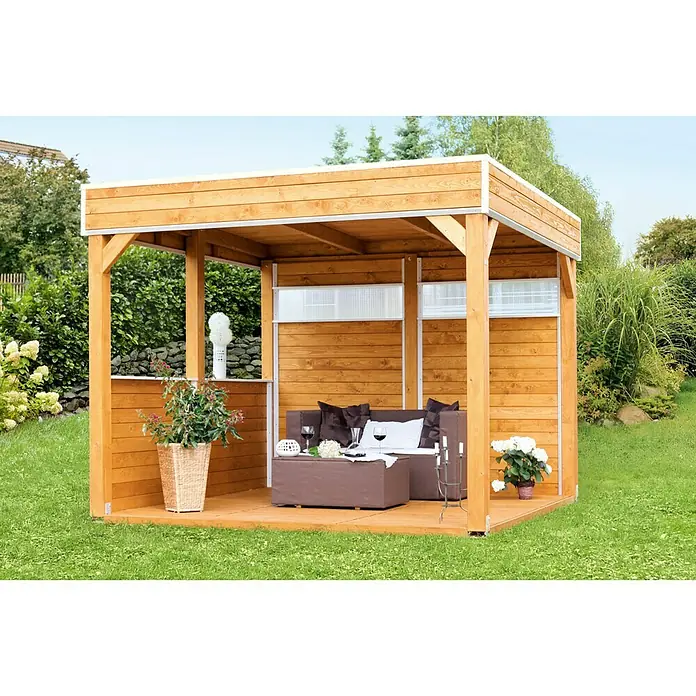 SKAN HOLZ Pavillon Toulouse - B x T: 302 x 302 cm, Holz, Natur - Eine Gartenlaube aus Holz mit Lounge-Möbeln und dekorativen Elementen auf einer grünen Wiese.