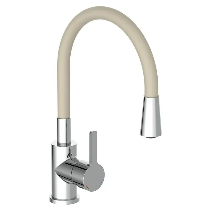Camargue Spültischarmatur Flexo - Beige/Chrom, Glänzend - Nahaufnahme einer modernen Küchenarmatur mit einem eleganten, beigefarbenen Schlauch und verchromten Elementen.