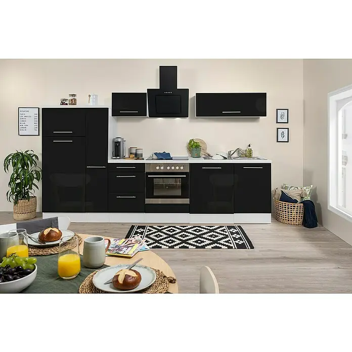 Respekta Premium Küchenzeile RP310WSCBO - Breite: 310 cm, Schwarz, Mit Elektrogeräten - Ein elegantes Küchenset in Schwarz und Weiß mit modernen Schränken, einem Ofen und einer stilvollen Dunstabzugshaube.