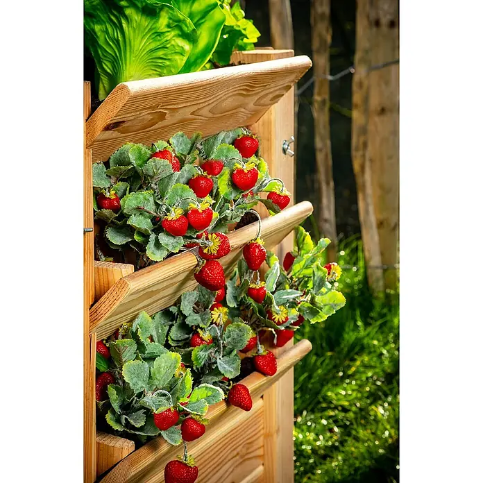 Westmann Hochbeet Premium XL - 90 x 65 x 73 cm, Holz, Natur - Vertikaler Erdbeergarten aus Holz mit reifen, roten Erdbeeren und grünen Blättern, ideal für kleine Gärten.