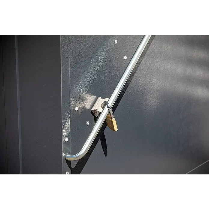 Trimetals Fahrradgarage - 185 x 76 x 139 cm, Stahl - Ein grauer Metallschrank mit einem Vorhängeschloss an einer Metallstange befestigt. Das Schloss sichert den Schrank gegen unbefugten Zugriff.