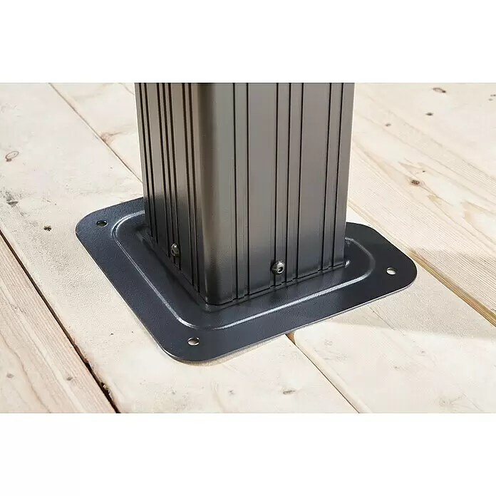 Sojag Standard-Pavillon Mykonos 1014 - B x T: 425 x 299 cm, Anthrazit, Aluminium - Dunkelgrauer Wellblechpfosten, sicher an einer quadratischen Metallgrundplatte befestigt, auf hellem Holzdeck.