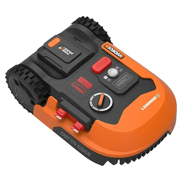 Worx PowerShare 20V Robot cortacésped Landroid M500 Plus - 500 m², Ancho de corte: 18 cm, Navegación por inducción, Cable de antena - Primer plano de un robot cortacésped Worx Landroid naranja y negro con "Cut to Edge".