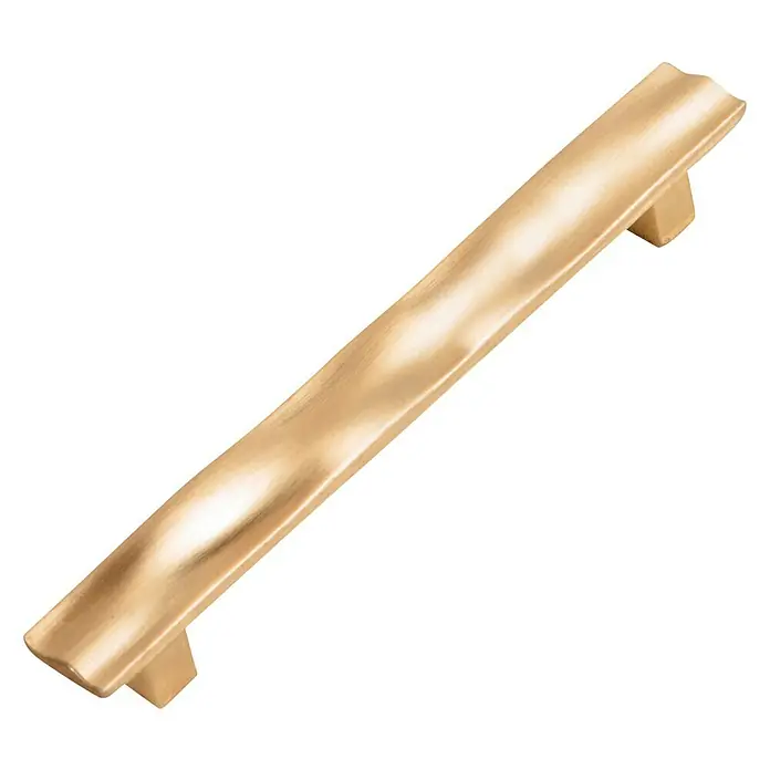 Möbelgriff-Set - 4 Stk., Typ Möbelgriff: Stange, L x B x H: 129 x 20 x 23 mm, Sonstige, Vergoldet, Gold, Messing - Nahaufnahme eines modernen, goldenen Schrankgriffs mit gewellter Oberfläche, ideal für stilvolle Möbelakzente.