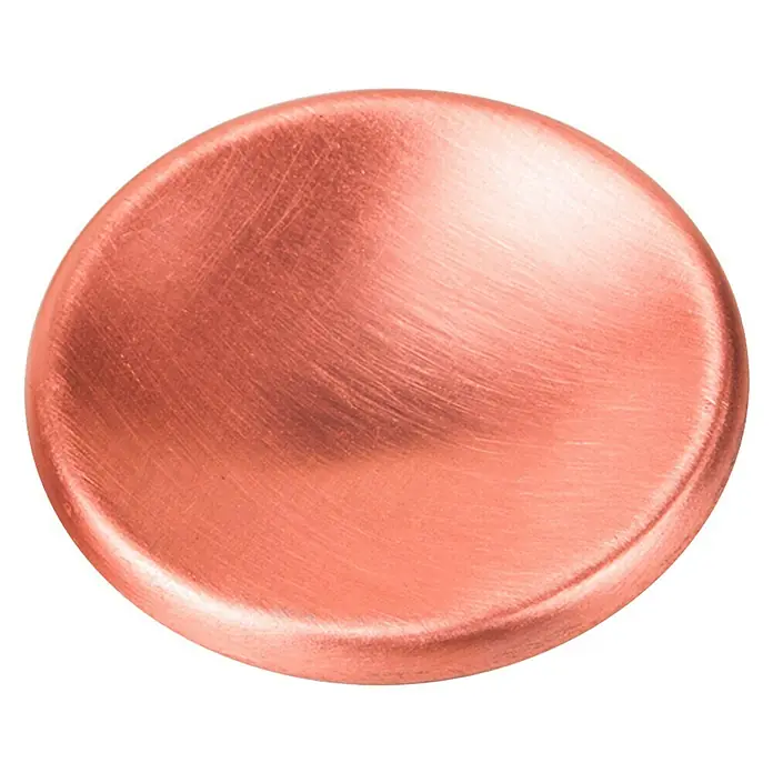 Möbelknopf-Set - 2 Stk., Typ Möbelgriff: Knopf, Ø x H: 60 x 19 mm, Roségold - Nahaufnahme einer runden, glänzenden Kupferscheibe mit feinen Kratzern und einem hellen Lichtreflex auf der Oberfläche.