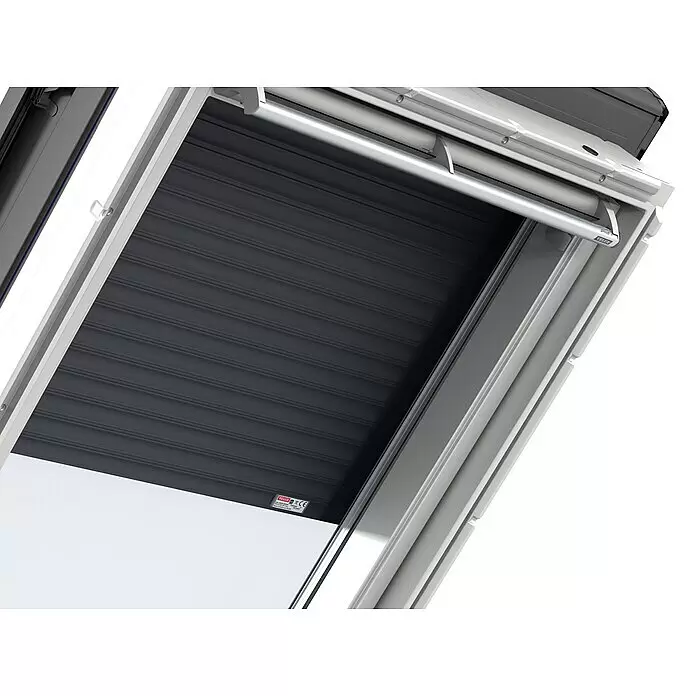 Velux Persiana para ventana de techo Integra Solar SSL CK04 0000S - Adecuado para el tamaño de la ventana: 55 x 98 cm - Persiana exterior de lamas gris oscuro para ventana de techo, parcialmente cerrada, con marco y guías de aluminio plateado.