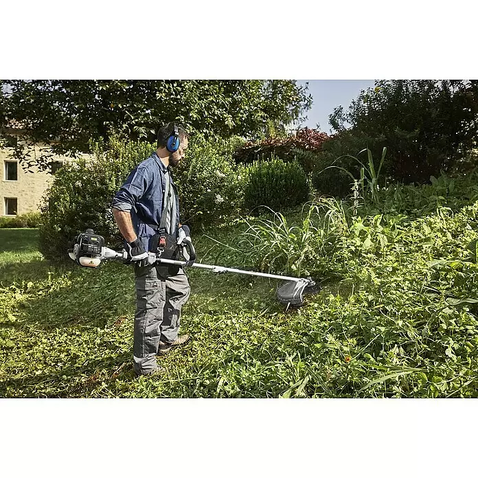 Alpina Benzin-Multitool AMT 26 - 0,7 kW, 25,4 cm³ - Anwendungsbeispiel