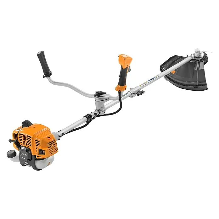 Stiga Benzin-Motorsense BC 330 AB - 700 W, Schnittbreite Faden: 43 cm, Schnittbreite Messer: 25,5 cm - Freischneider von STIGA, ideal für die Gartenpflege. Das Gerät zeichnet sich durch seine robuste Bauweise und hohe Leistung aus.