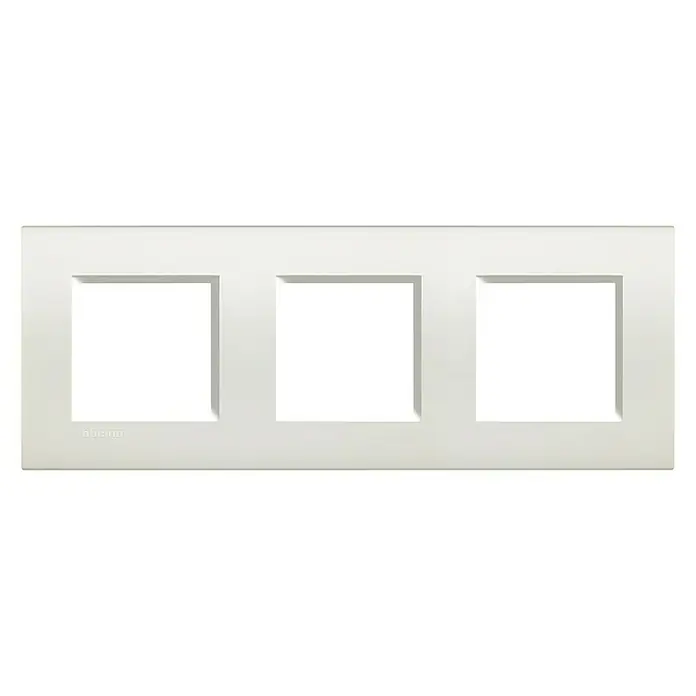Bticino Living Light Marco 2 módulos - Blanco, Modelo de mecanismos: x 3, Plástico, Colocar - Placa frontal blanca rectangular de 3 vías para insertos de interruptor, para cubrir e integrar con estilo los controles en salones.