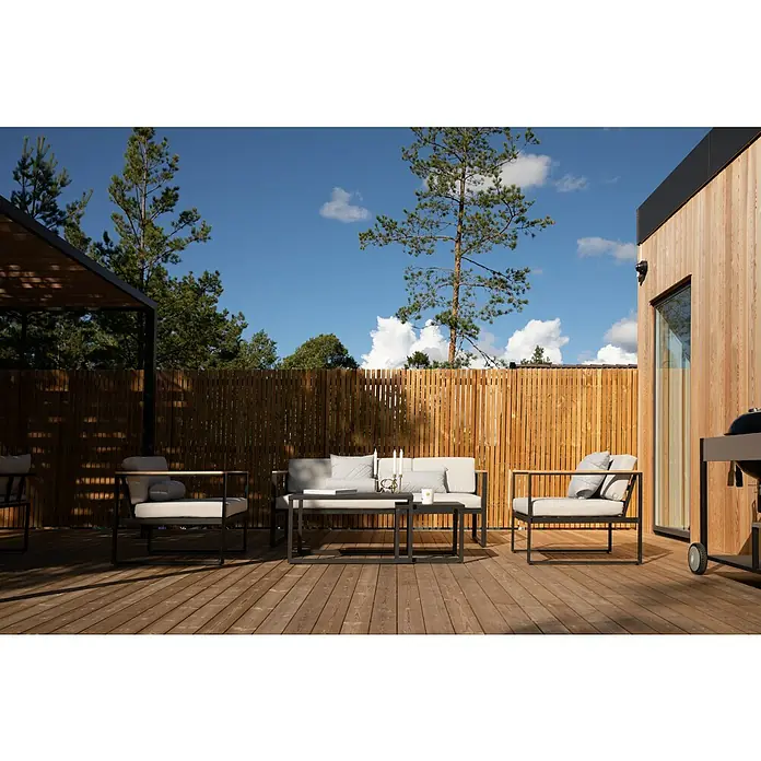 SENSUM Conjunto de muebles Inari - 5 pzs., Aluminio, Negro - Muebles de patio modernos sobre una terraza de madera. Ambiente lounge acogedor con sofá, sillones y mesas auxiliares para horas de relax al aire libre.