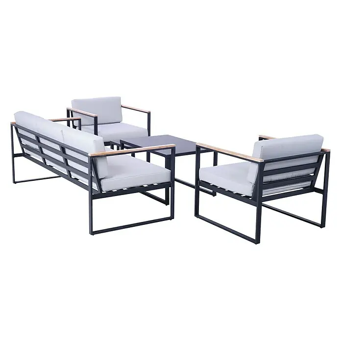 SENSUM Conjunto de muebles Inari - 5 pzs., Aluminio, Negro - Conjunto de salón con un sofá, dos sillones y una mesa. El conjunto tiene cojines grises y una estructura de metal negro con reposabrazos de madera.