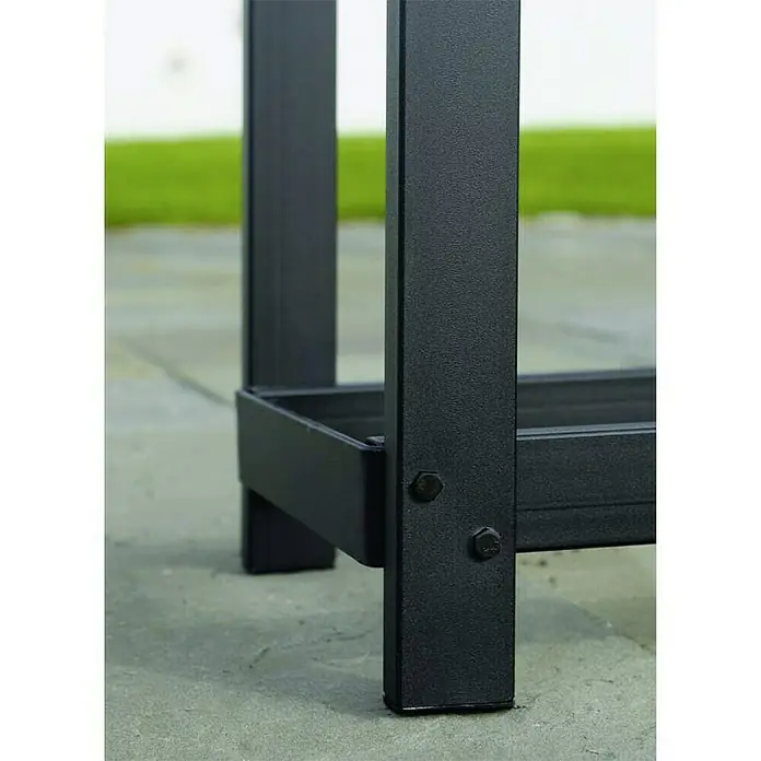 ShelterLogic Kaminholzregal - 238,3 x 36,3 x 119 cm, Stahl, Schwarz - Detailaufnahme des schwarzen Metallgestells eines Produkts, das Stabilität und industrielle Ästhetik vereint.