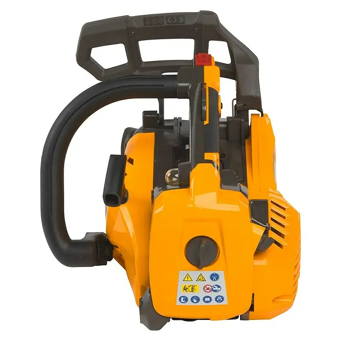 Stiga Benzin-Kettensäge PR 730 - 0,7 kW, 26,9 cm³, Schwertlänge: 25 cm - Nahaufnahme einer gelben Kettensäge mit schwarzem Griff und Sicherheitsaufklebern.