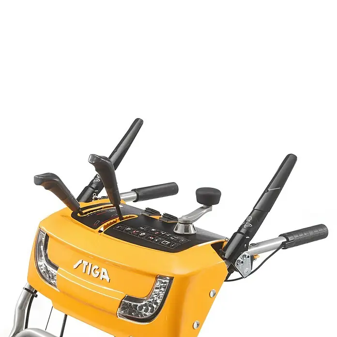 Stiga Benzin-Schneefräse ST 5262 P - 5,2 kW, 252 cm³, Arbeitsbreite: 62 cm - Detailansicht der Bedienelemente einer gelben STIGA Schneefräse, die Komfort und Kontrolle beim Schneeräumen bietet.