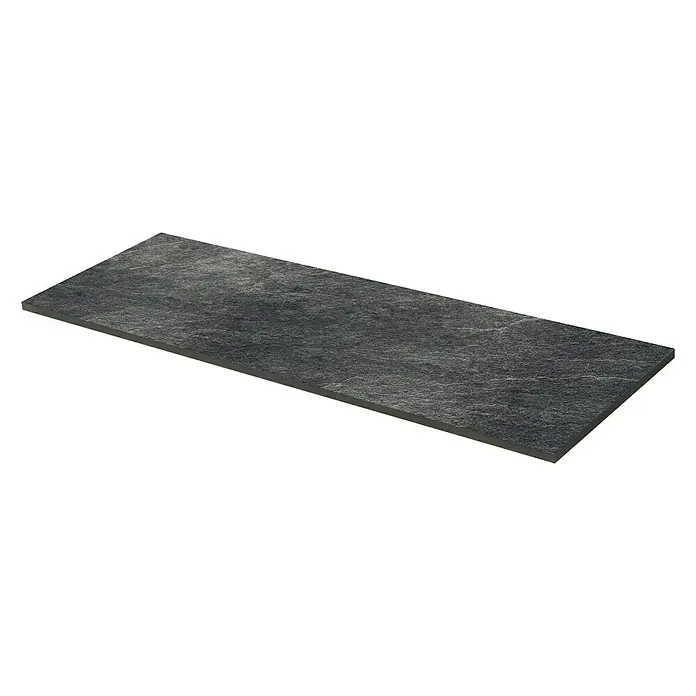 Terrassenfliese Cera 2.0 - 40 x 120 x 2 cm, Museo Ardesia Nero, Matt - Nahaufnahme einer schwarzen Steinzeugfliese mit texturierter Oberfläche, ideal für moderne Innenräume.