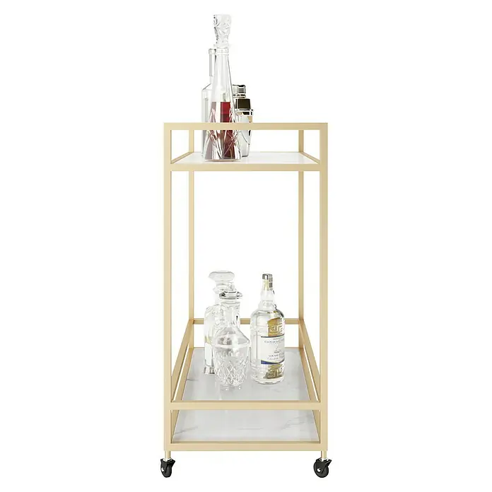 Phönix Playboy Servierwagen Ginger - L x B x H: 40 x 90 x 87 cm, Gold, Anzahl Böden: 2 Stk. - Elegantes Barwagen-Produktbild mit stilvollen Flaschen und Gläsern, ideal für die Präsentation des Möbelstücks und seiner Nutzung.